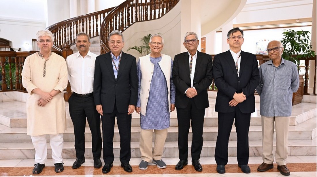 সরকারকে তত্ত্বাবধায়ক সরকারের ভূমিকায় যেতে হবে: ফখরুল